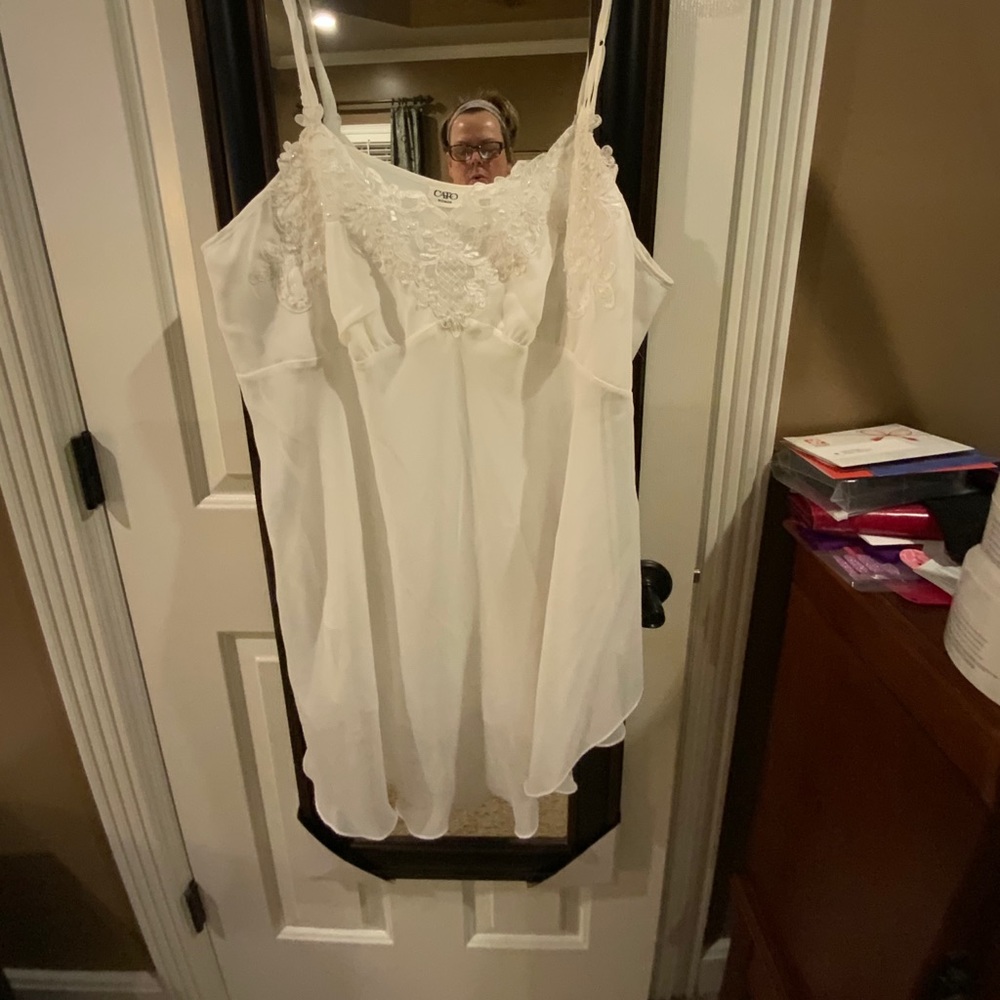 Night gown and robe set